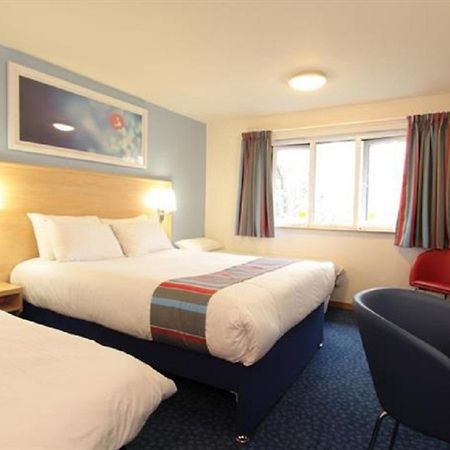 Travelodge Swansea Central Екстер'єр фото