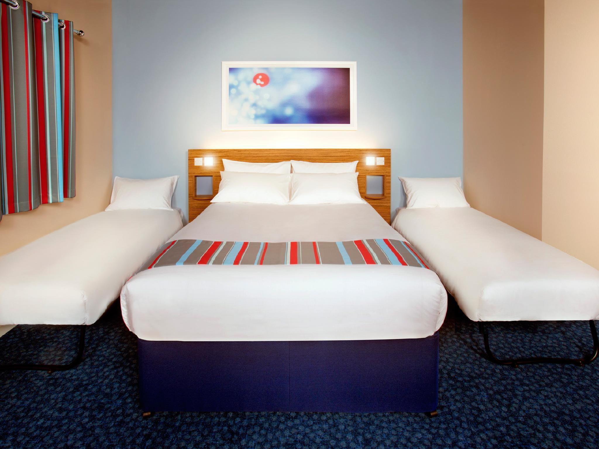 Travelodge Swansea Central Екстер'єр фото