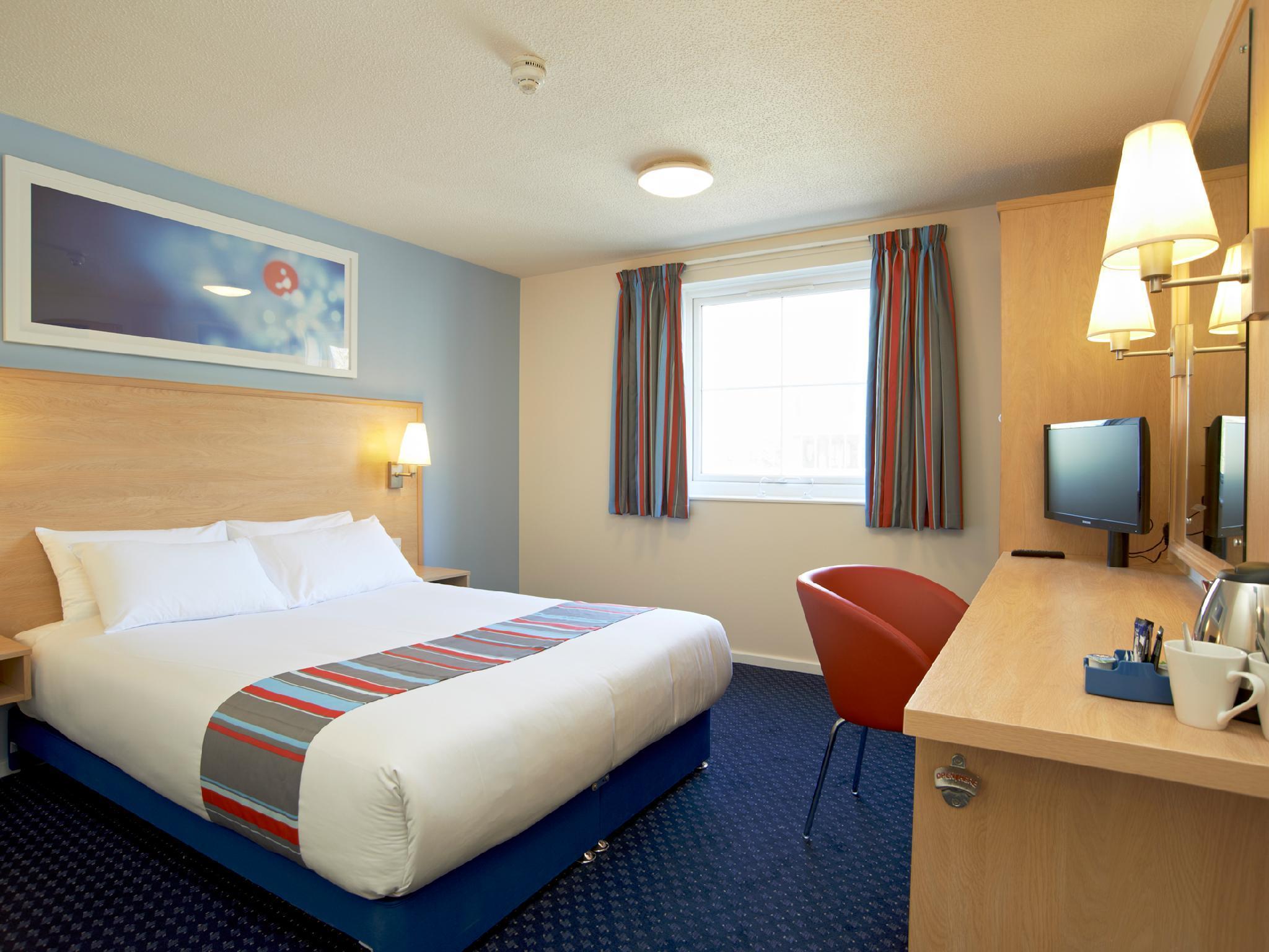 Travelodge Swansea Central Екстер'єр фото