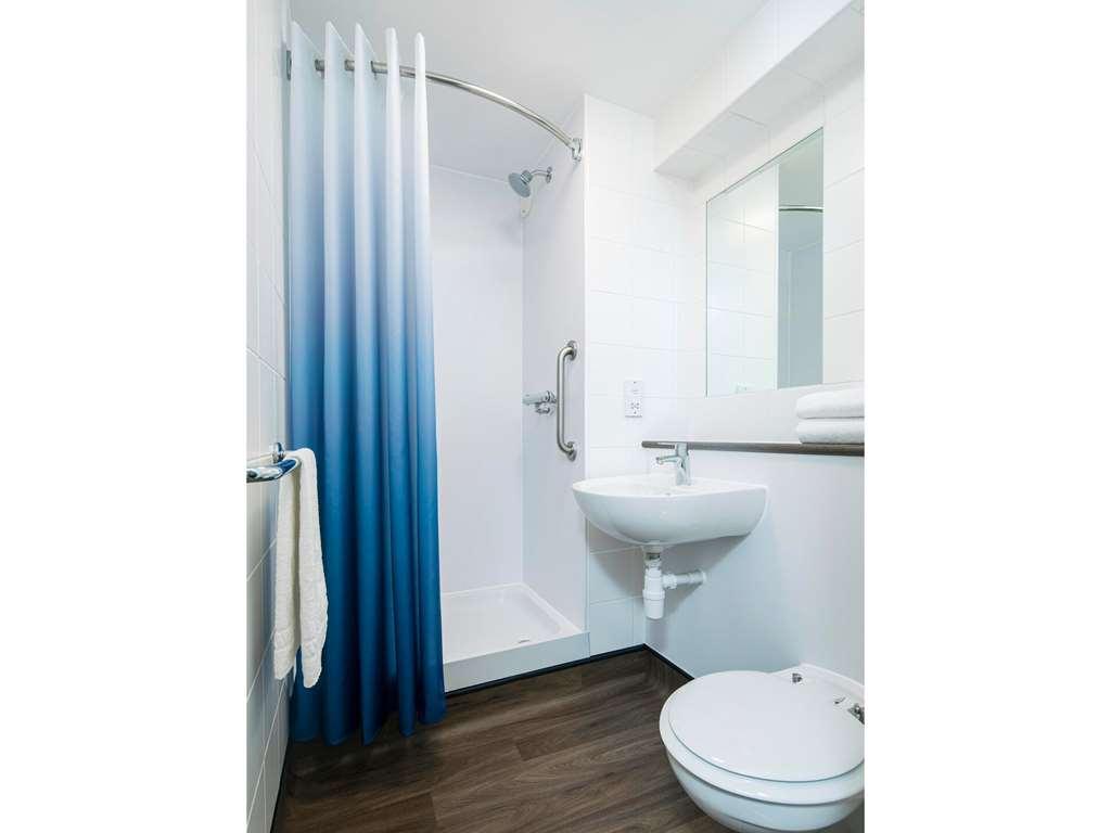 Travelodge Swansea Central Номер фото