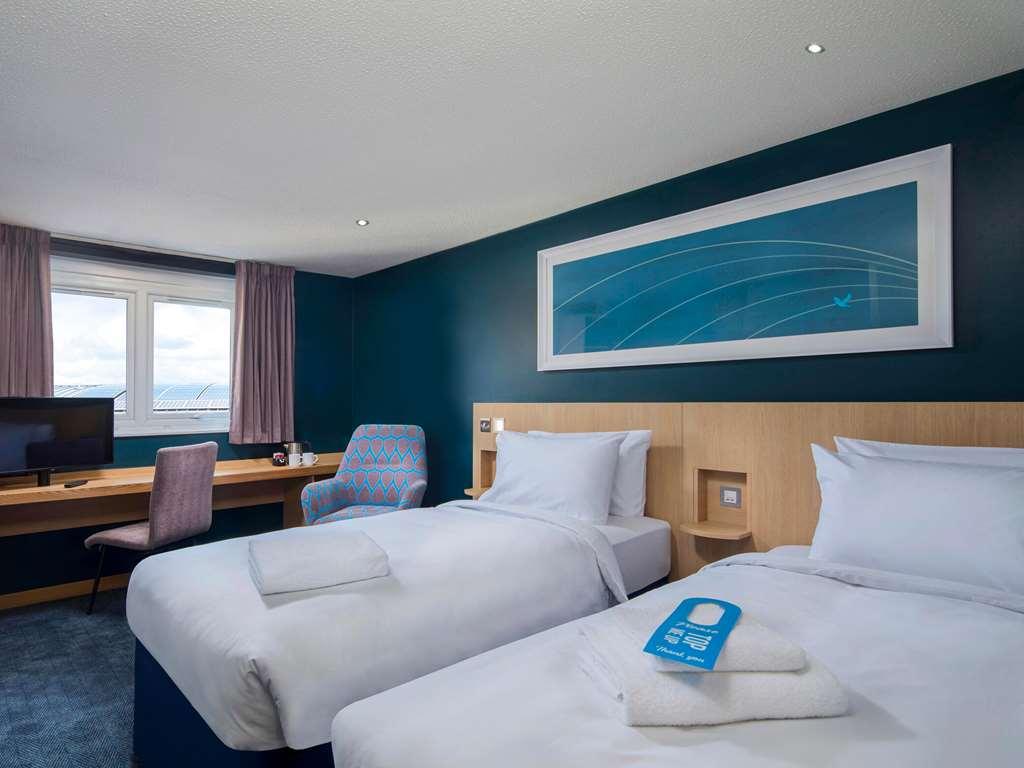 Travelodge Swansea Central Номер фото