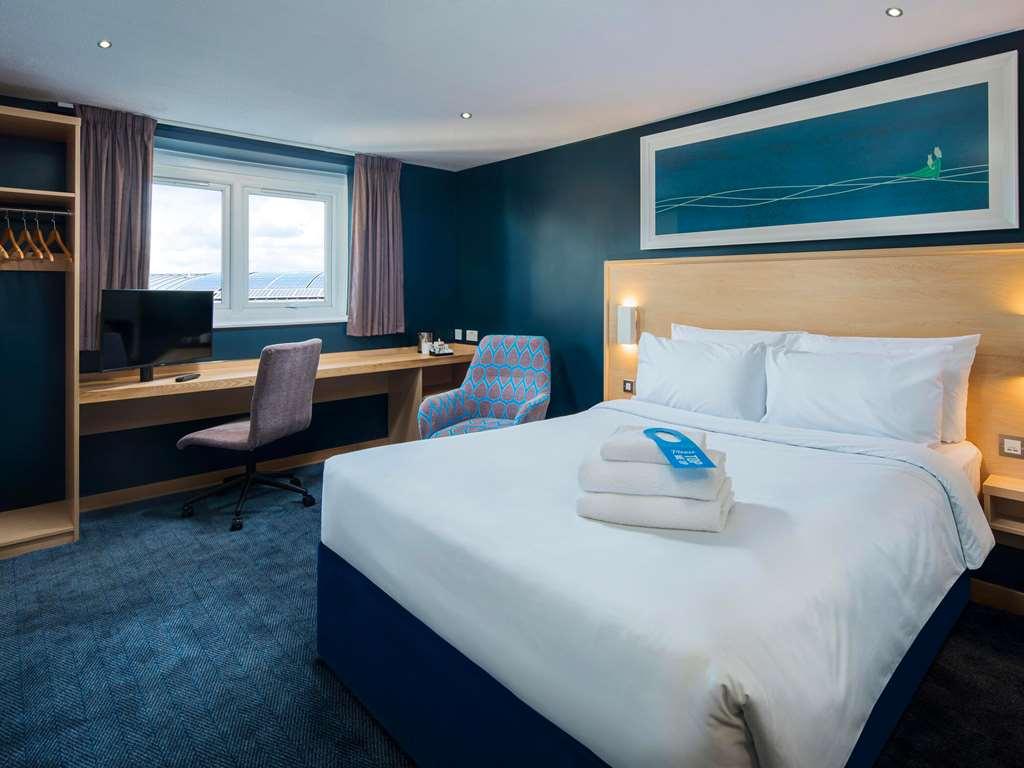 Travelodge Swansea Central Номер фото