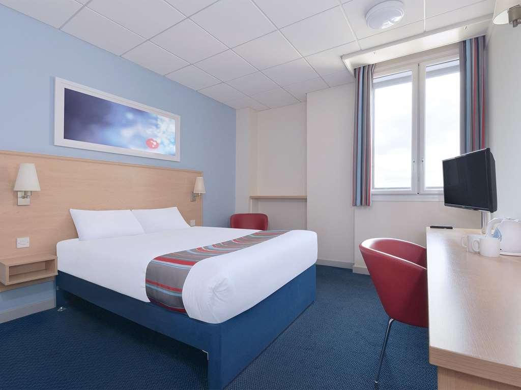 Travelodge Swansea Central Номер фото