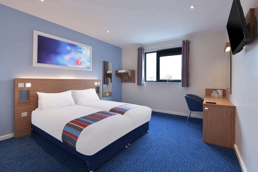 Travelodge Swansea Central Номер фото
