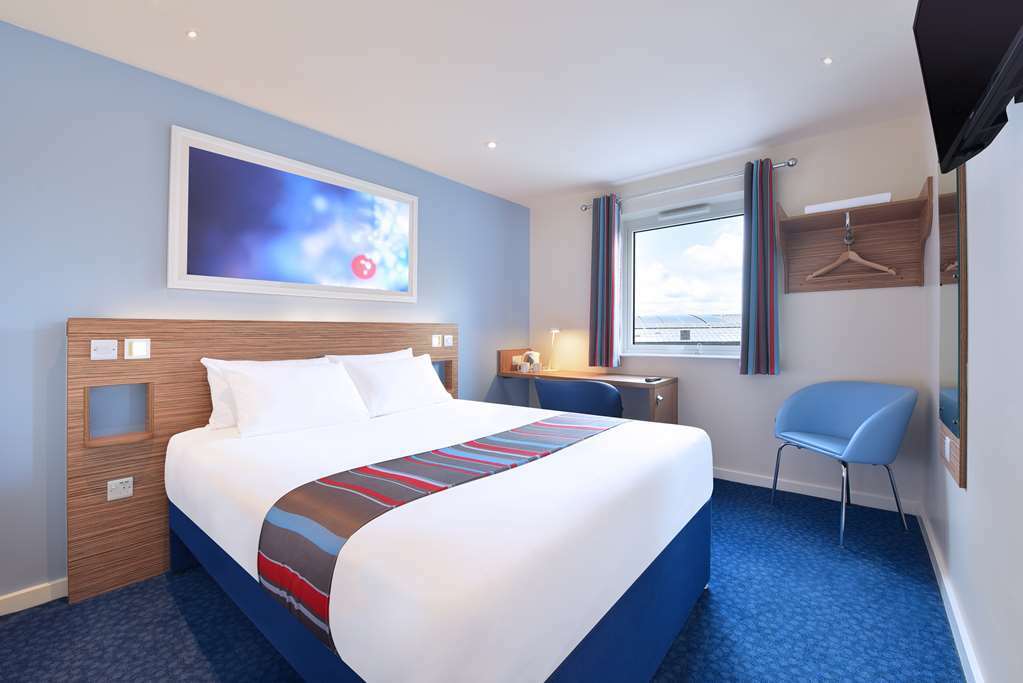 Travelodge Swansea Central Номер фото
